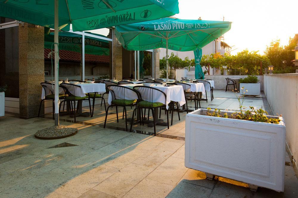 Downtown Private Rooms Mandic سوبيتار المظهر الخارجي الصورة
