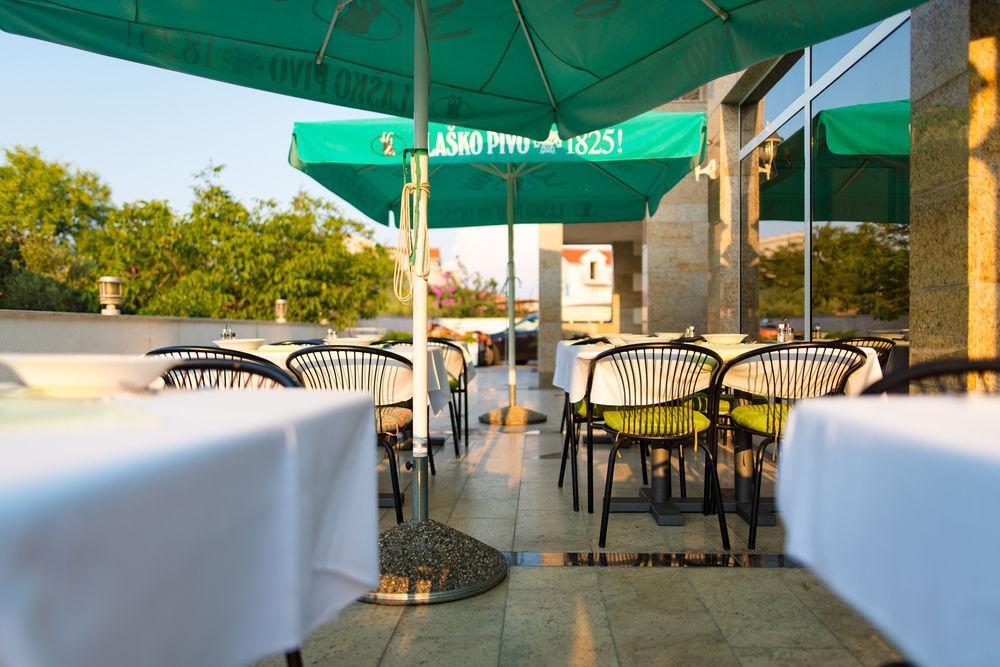 Downtown Private Rooms Mandic سوبيتار المظهر الخارجي الصورة