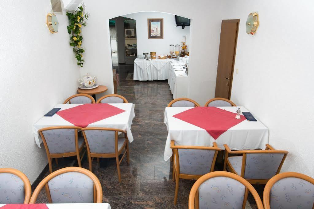 Downtown Private Rooms Mandic سوبيتار المظهر الخارجي الصورة