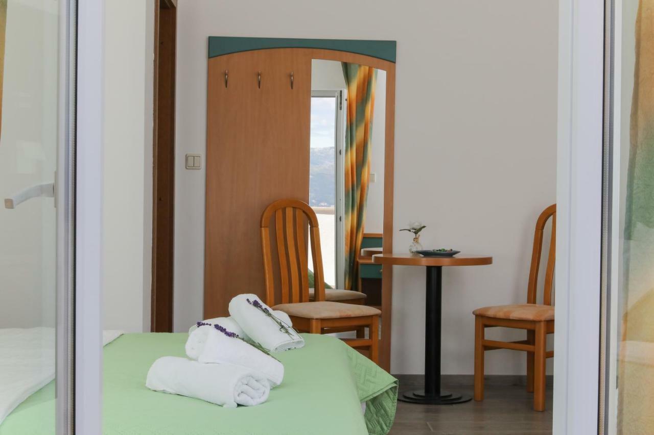 Downtown Private Rooms Mandic سوبيتار المظهر الخارجي الصورة
